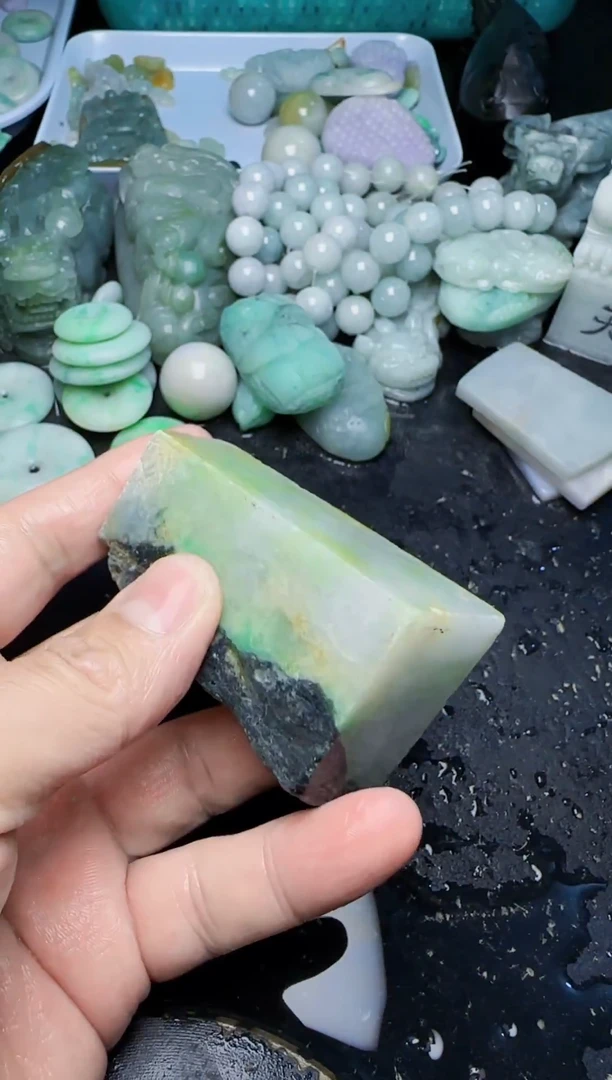 颈饰未镶嵌翡翠鸣*114