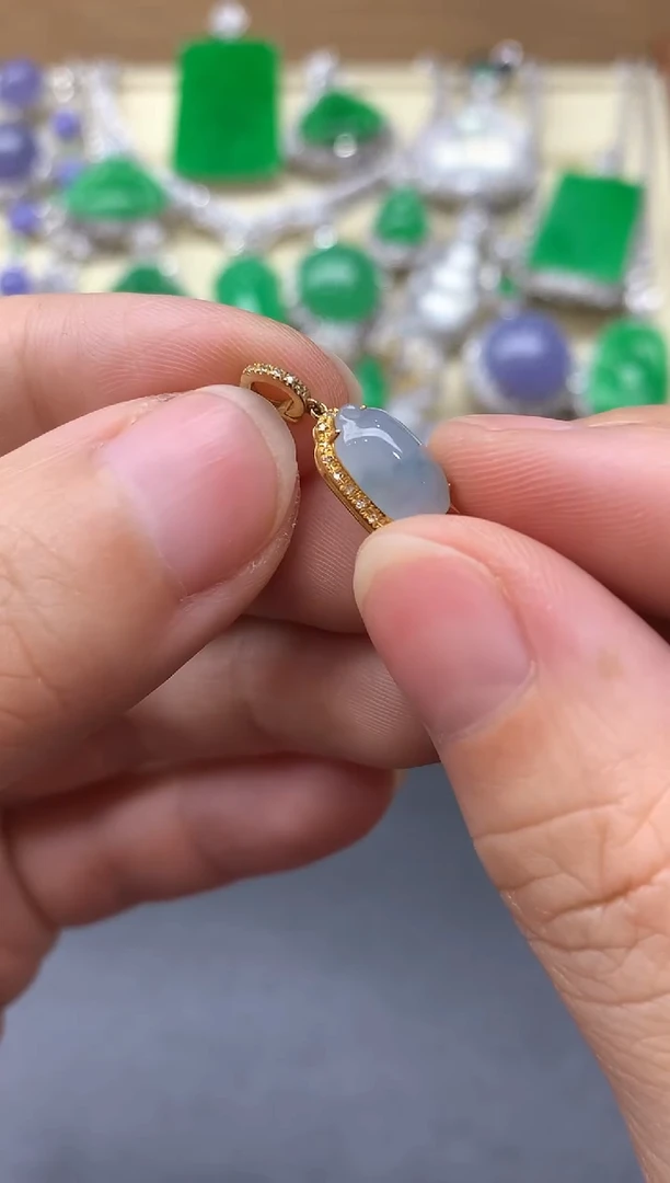 颈饰18K金镶嵌翡翠219-中国好珍宝