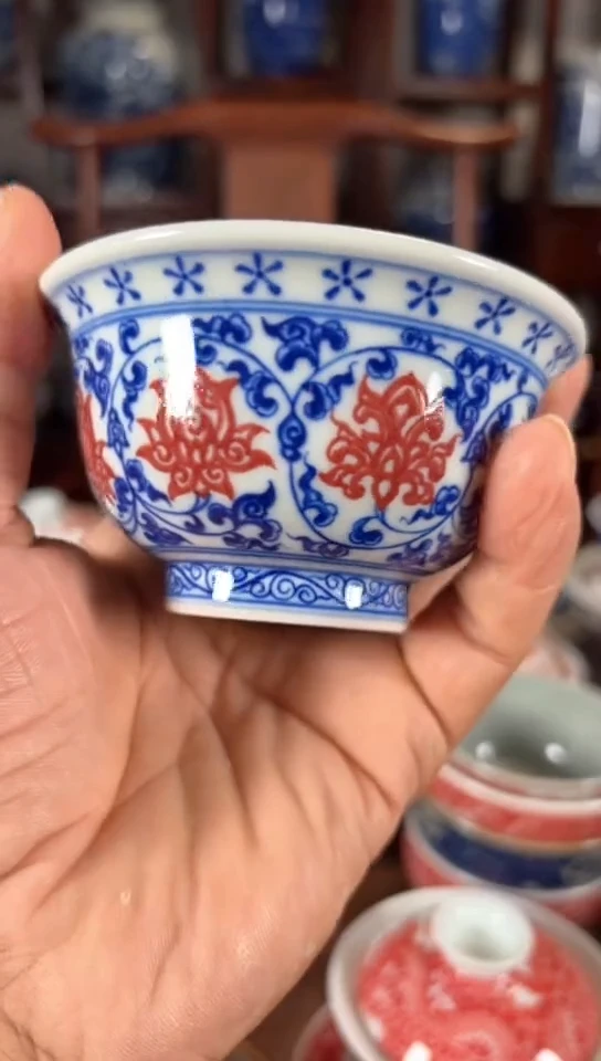 柴窑青花釉里红缠枝莲永乐压手杯