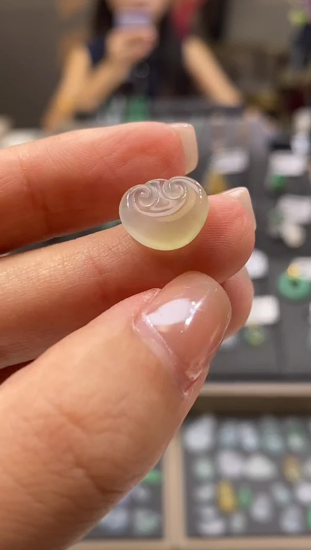 颈饰未镶嵌翡翠如意