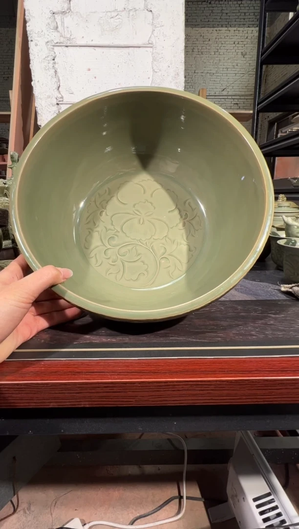 耀州窑缠枝牡丹大面盆（聚宝盆）