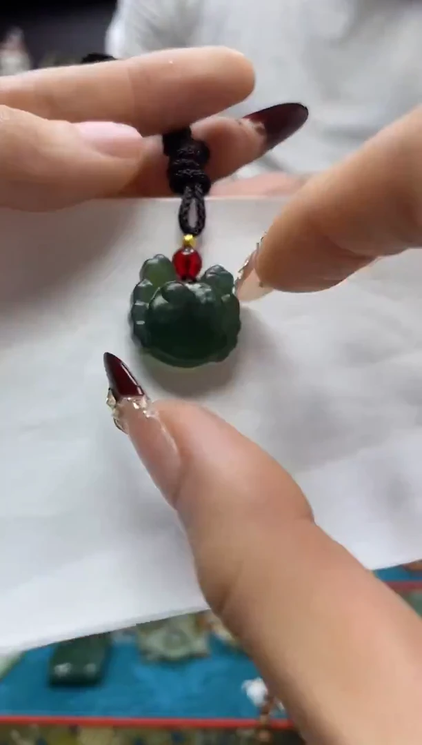 未镶嵌岫玉吊坠·