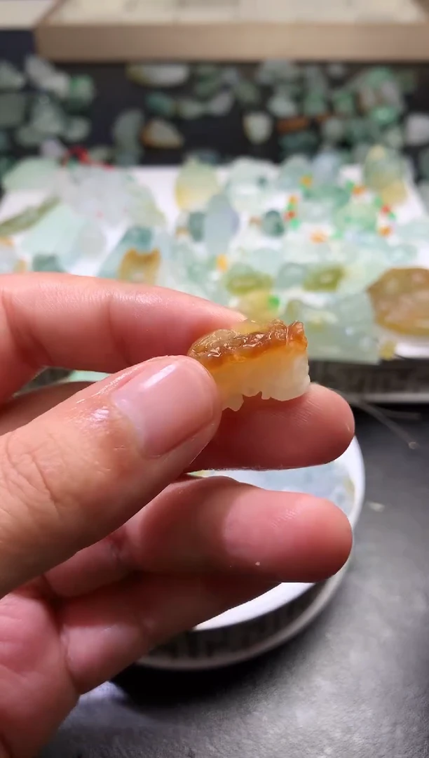 未镶嵌定制翡翠毛货