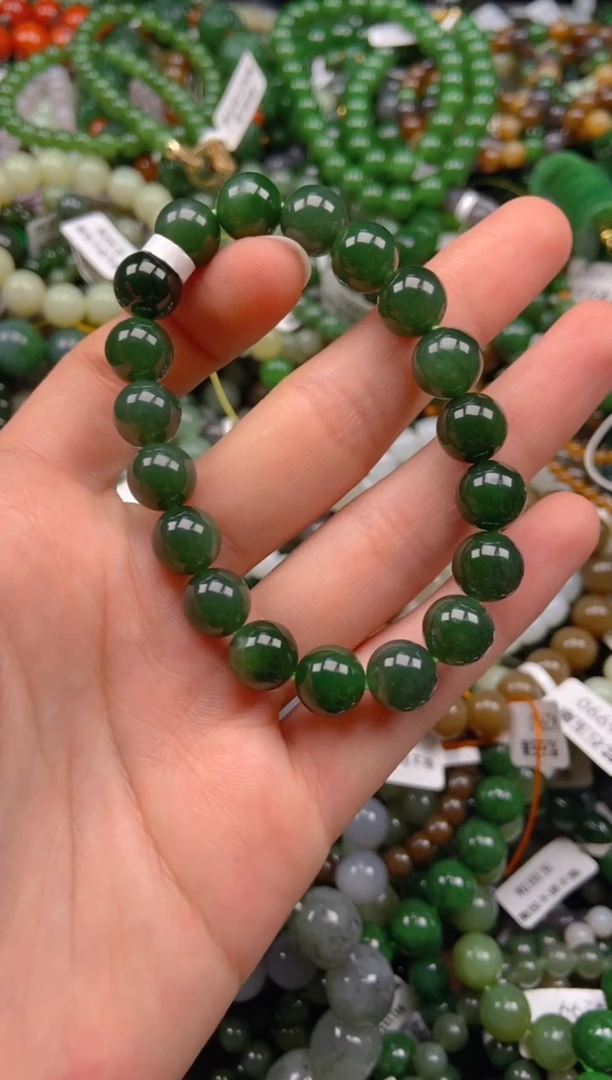 和田玉未镶嵌颈饰1