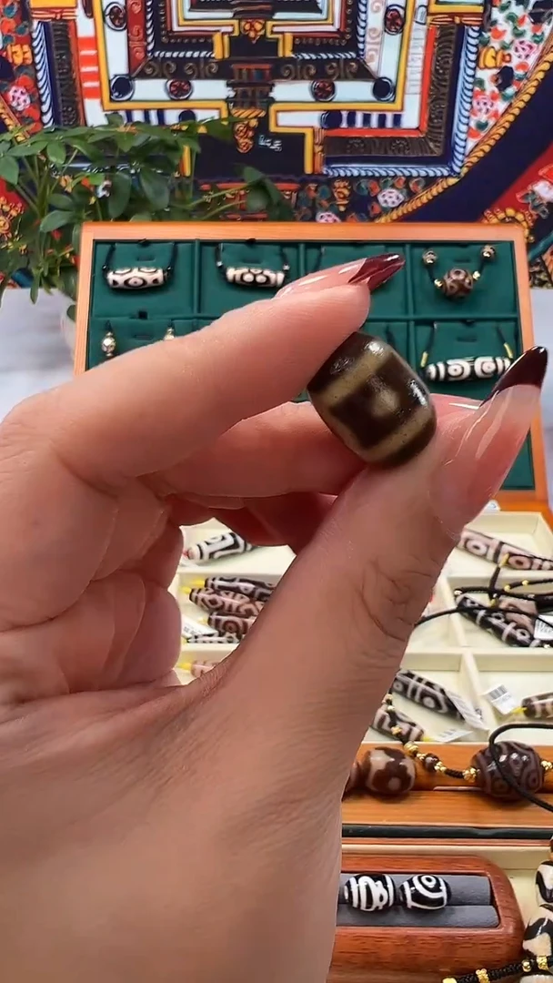 玛瑙/玉髓（覆膜）颈饰未镶嵌22.（微瑕）