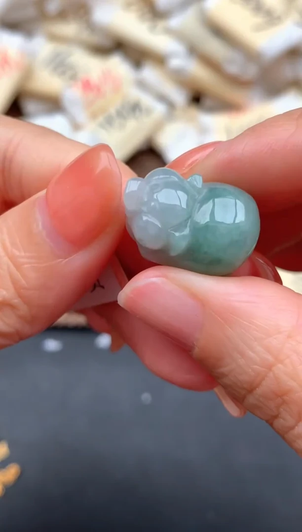 未镶嵌挂件翡翠1