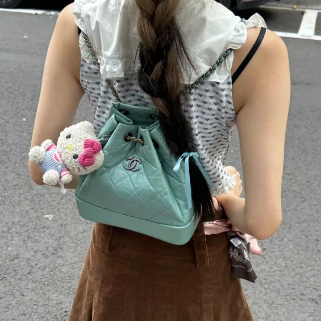 99新 Chanel/香奈儿 19年 蓝色 银扣 菱格纹 流浪双肩包