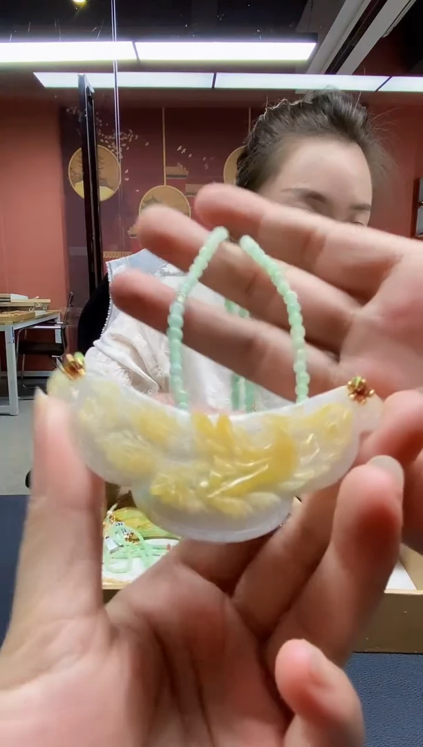 颈饰未镶嵌翡翠吊坠