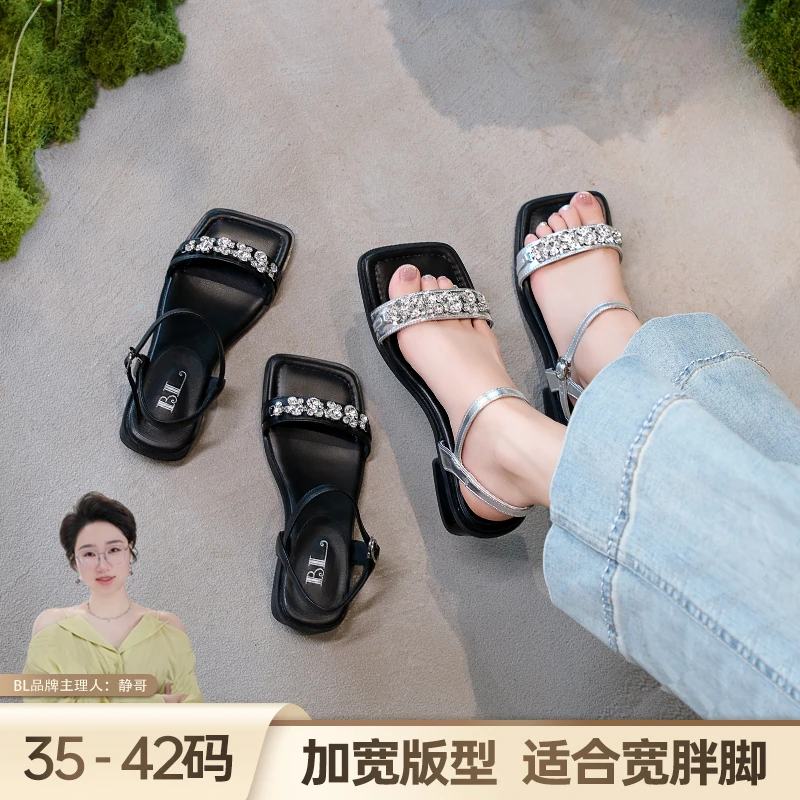 BL静哥加宽大码女鞋法式水钻凉鞋一字扣带粗低跟方头露趾P52098