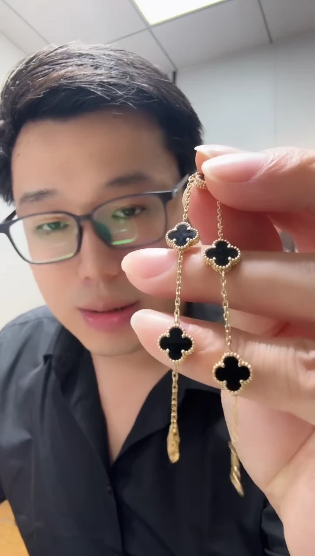 18K金镶嵌手链玛瑙/玉髓黑色k黄，小号五花手链