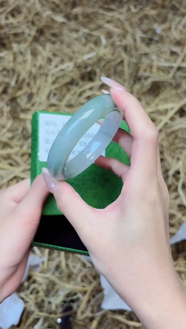 未镶嵌手镯石英质玉3174--圈口54