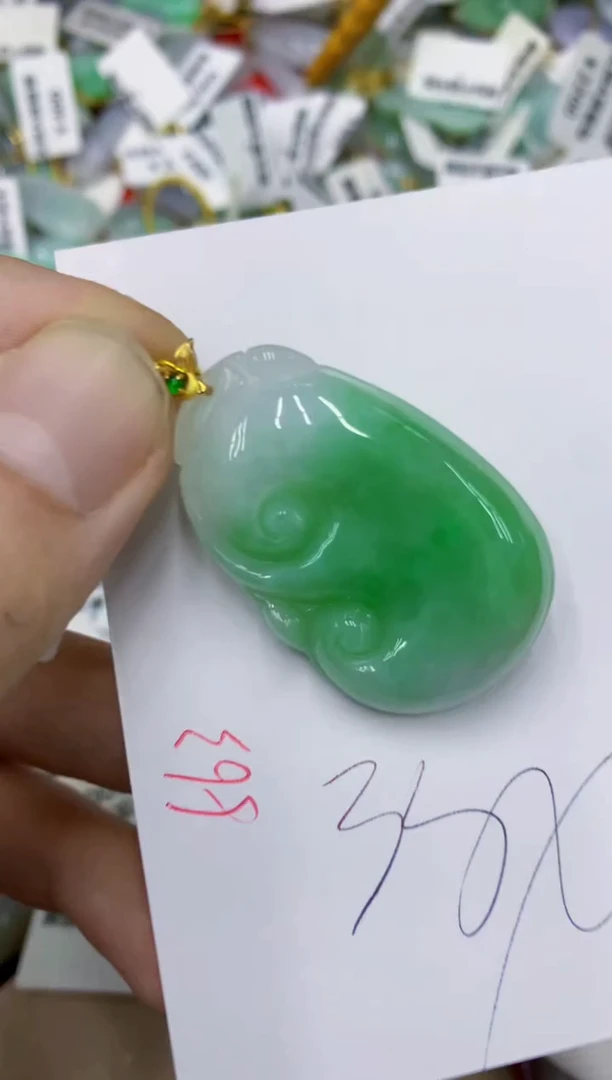 颈饰18K金镶嵌翡翠11111111111