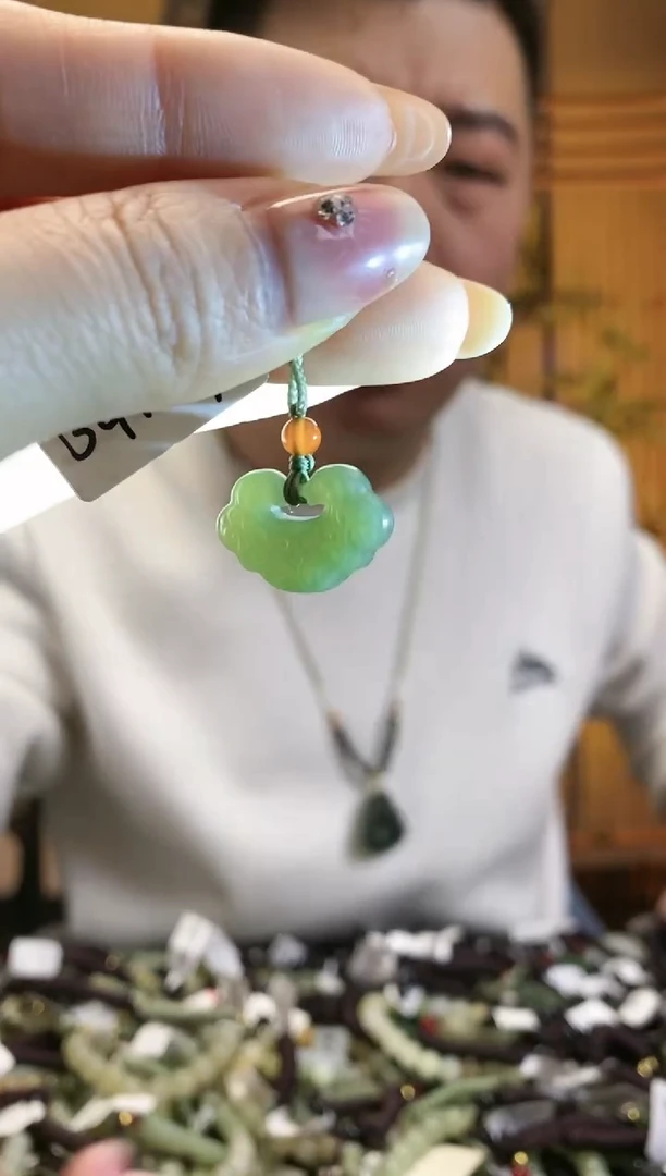 【闪购商品】和田玉颈饰未镶嵌多样性发货，拍一发一