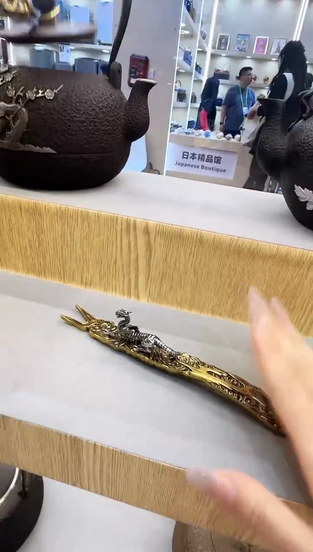 铜壶叉一个铜壶叉一个