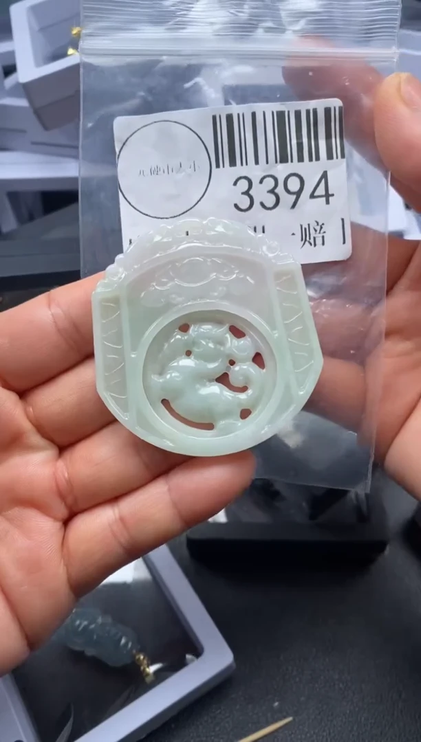 吊坠(不含链)未镶嵌翡翠3394