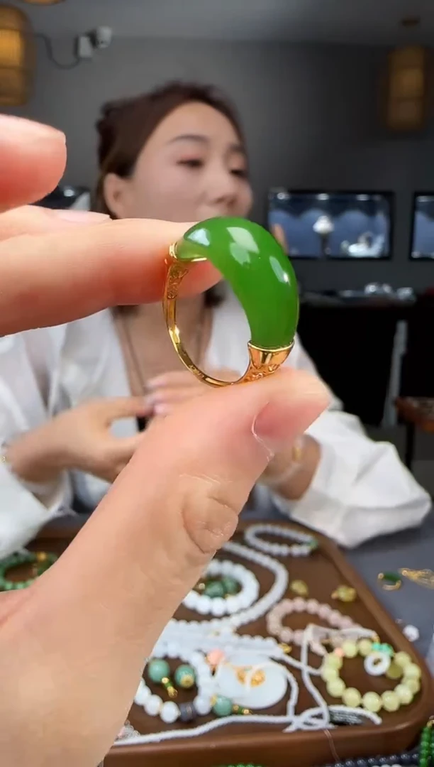和田玉戒指18K金镶嵌1
