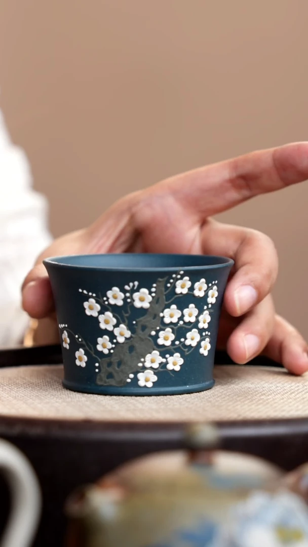 茶壶紫砂墨绿泥汉瓦杯白梅
