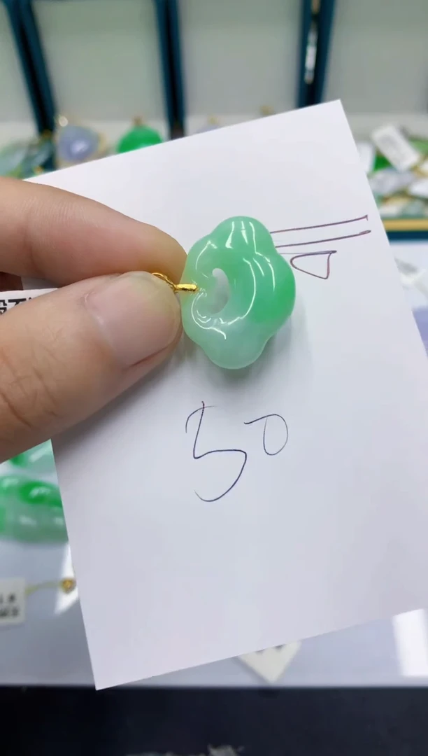 翡翠未镶嵌颈饰翡翠