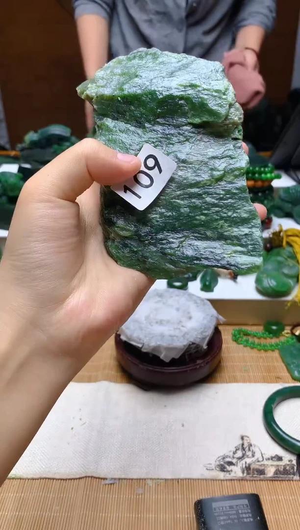 未镶嵌和田玉（碧玉）珠宝半成品1