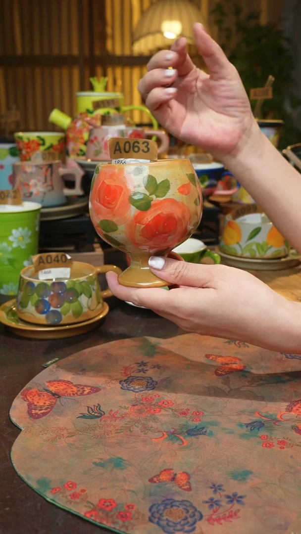 陶瓷景德镇高温釉下手绘陶瓷