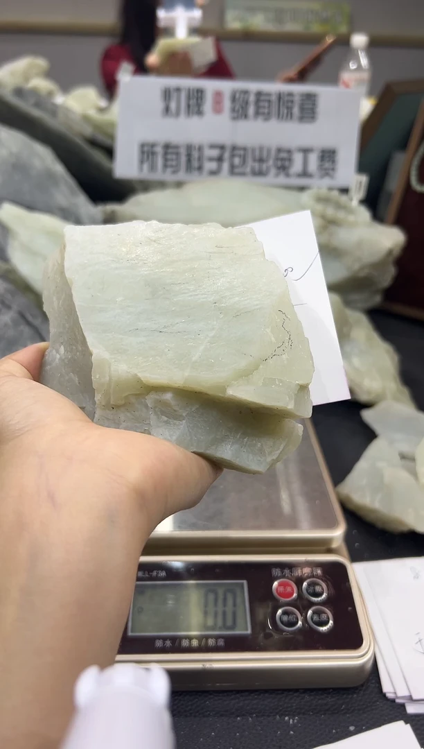 未镶嵌根据客户需求定制和田玉新疆和田玉原石定制