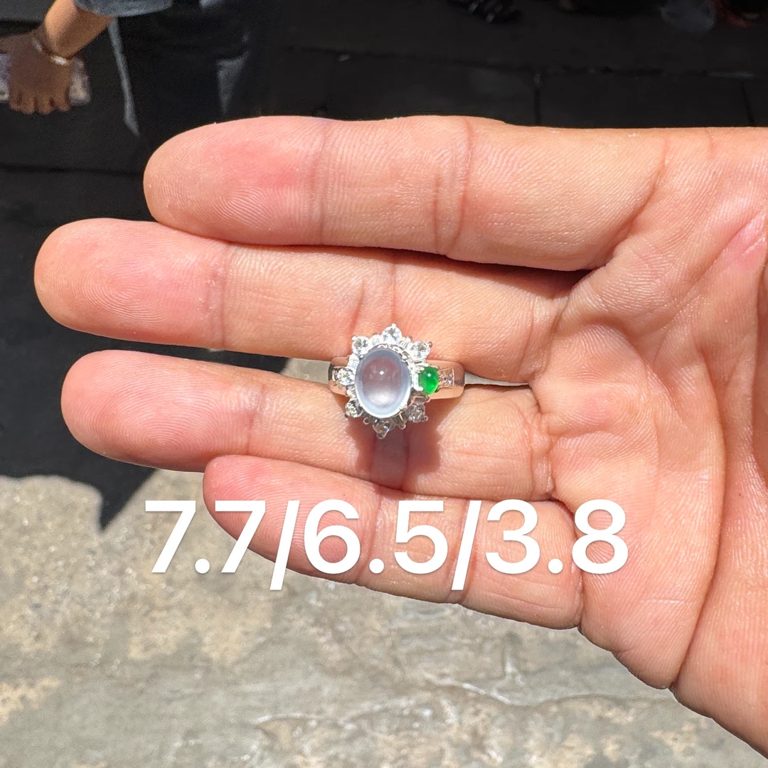 0612(小哪吒在源头)冰玻种翡翠蓝紫底戒面干净肉细杠味荧光足M50