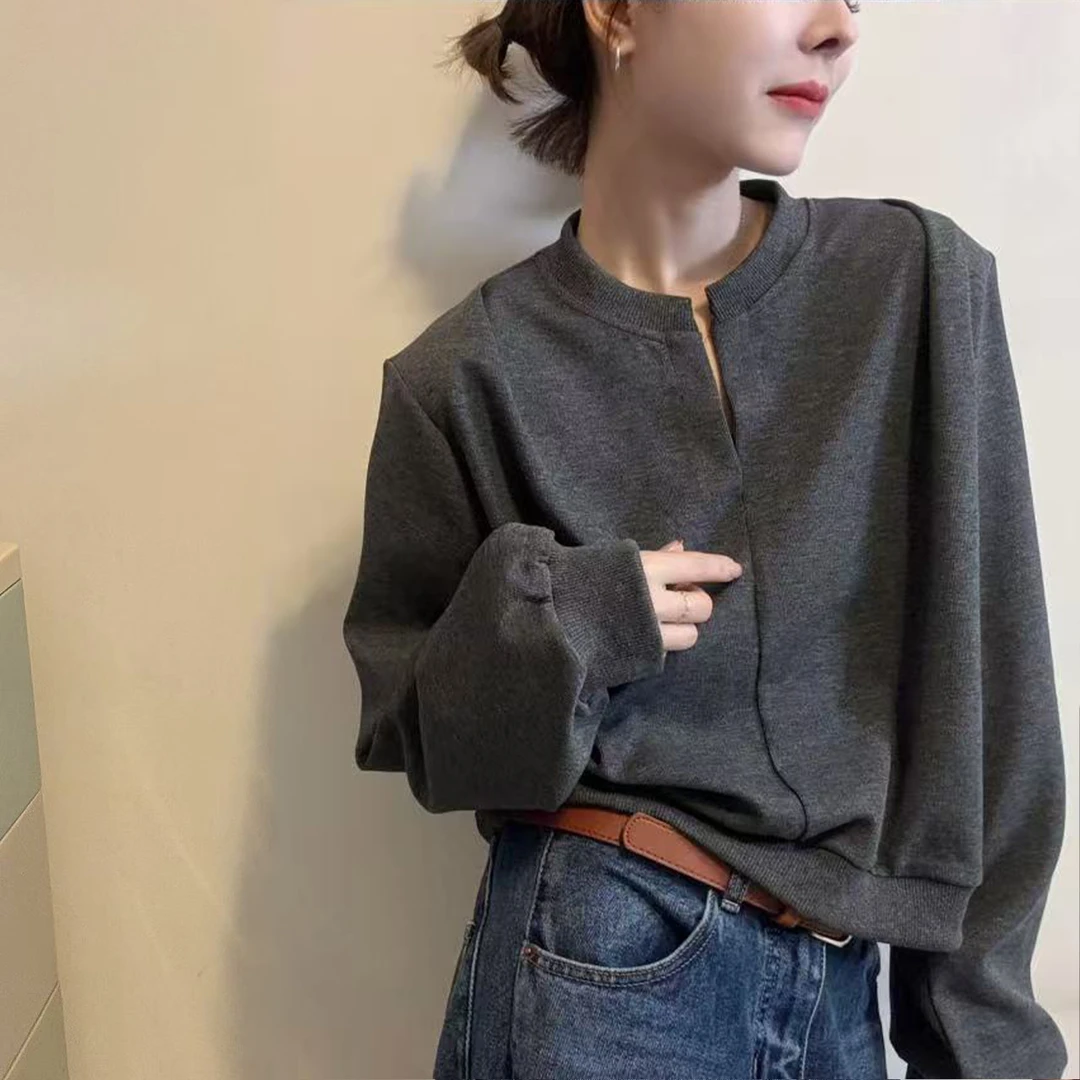 欧货设计感小V领垫肩长袖卫衣女早秋新款圆领宽松小个子短款上衣