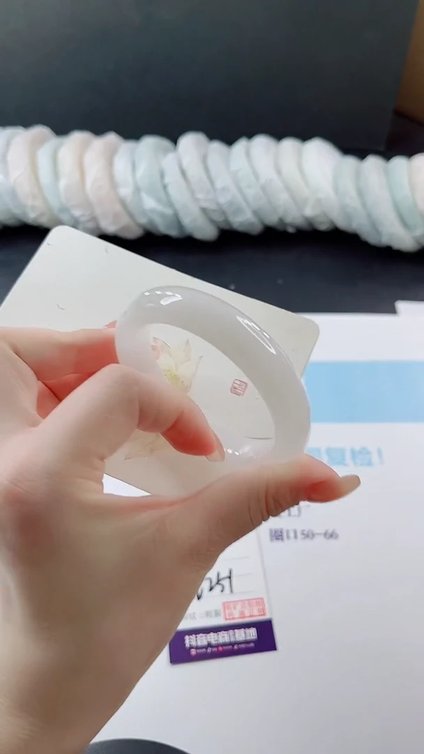 未镶嵌手镯石英质玉多样性发货V252
