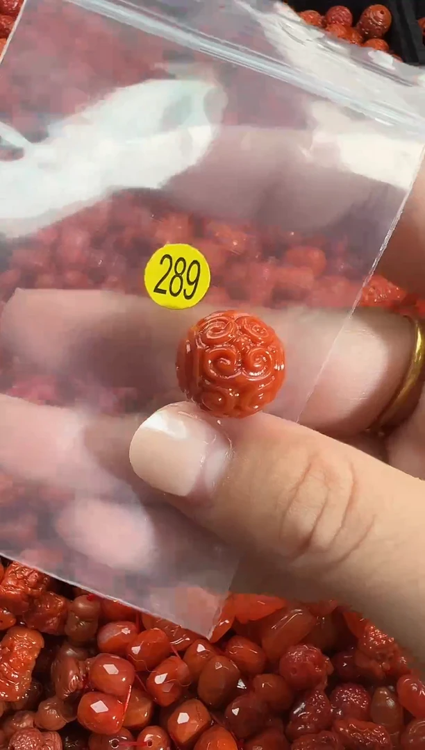颈饰未镶嵌南红玛瑙1