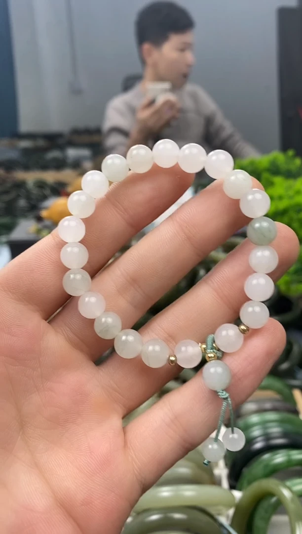 未镶嵌手镯透闪石质玉8mm