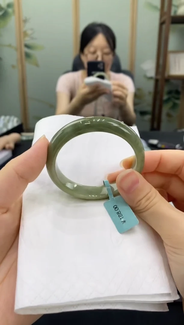 翡翠手镯未镶嵌00001852