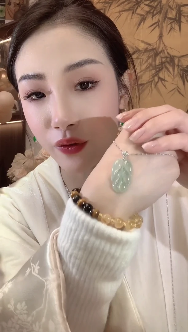 【闪购商品】翡翠吊坠(不含链)18K金镶嵌A4多样性发一件