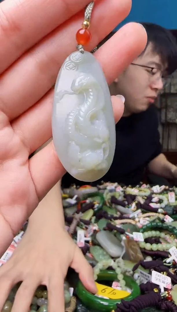 颈饰未镶嵌和田玉1