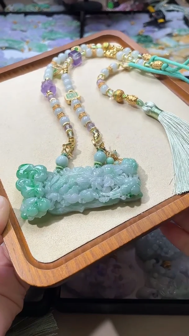 【闪购商品】翡翠颈饰未镶嵌吊坠