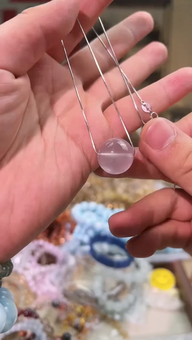 未镶嵌吊坠(赠链)芙蓉石粉水晶吊坠（多样性发一）