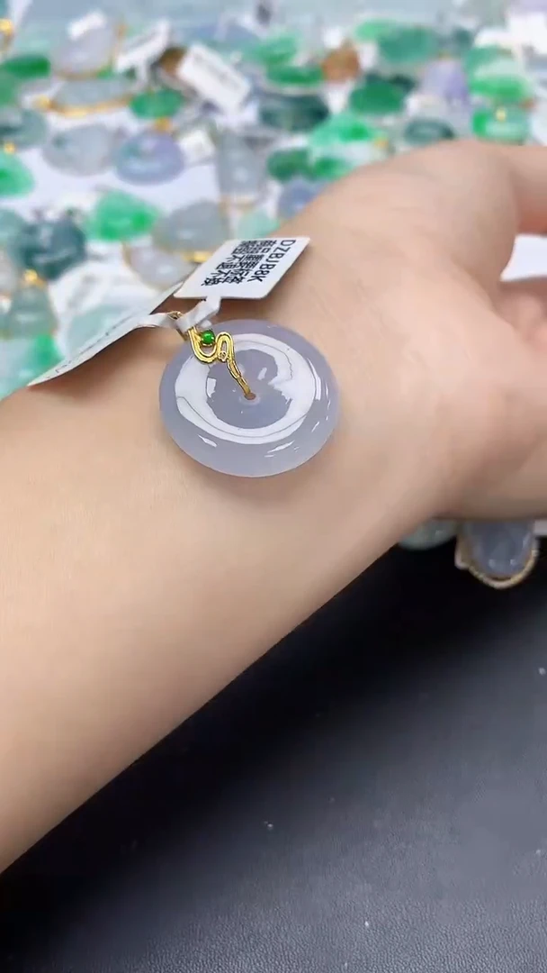 翡翠18K金镶嵌颈饰天然缅甸a货翡翠