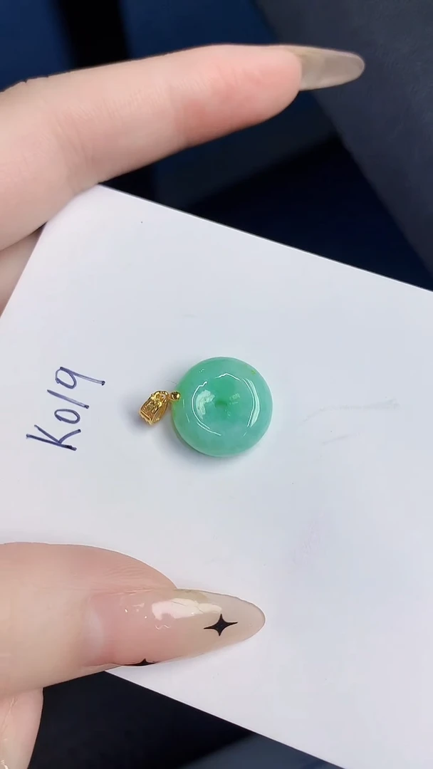 颈饰未镶嵌翡翠缅甸天然翡翠A货