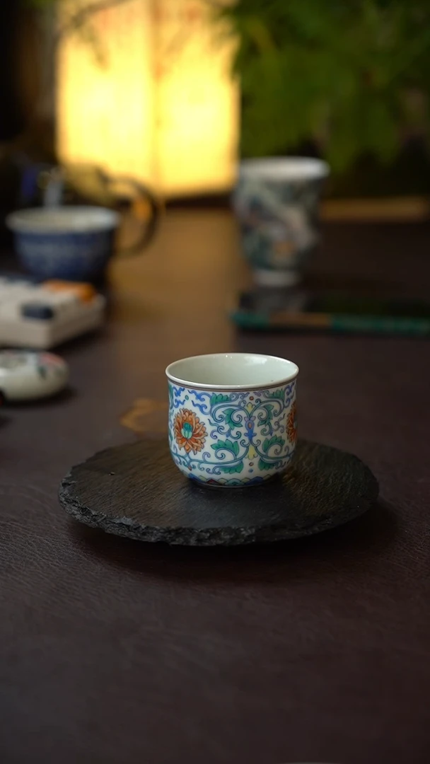 景德镇全手工手绘斗彩缠枝莲主人杯