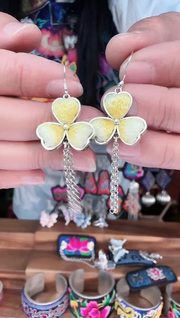 织绣手工苗绣刺绣耳环42