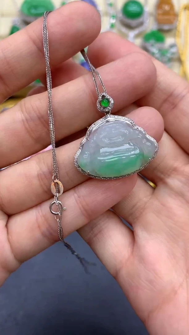 颈饰18K金镶嵌翡翠33-中国好珍宝