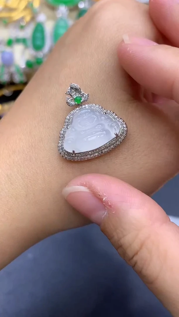 颈饰18K金镶嵌翡翠290-中国好珍宝