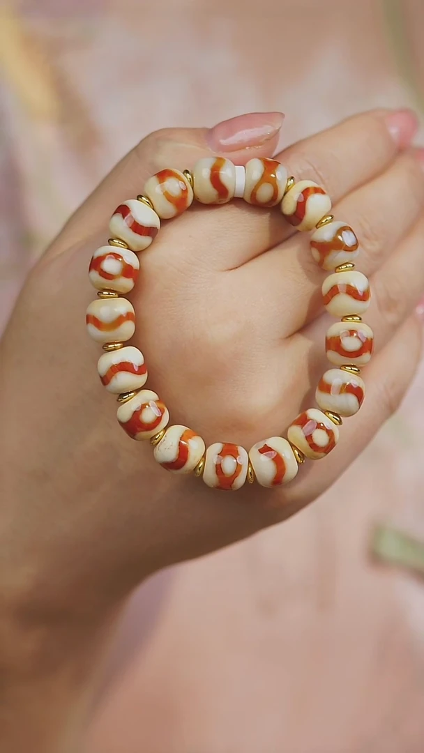 【闪购商品】玛瑙/玉髓手串未镶嵌多样性发其一