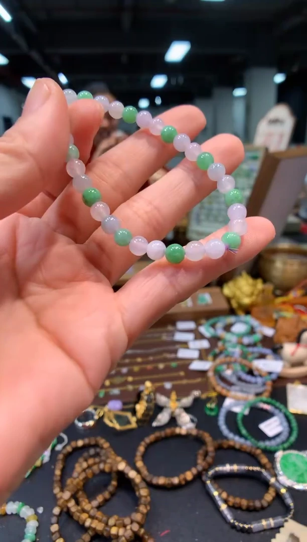 颈饰未镶嵌翡翠手串