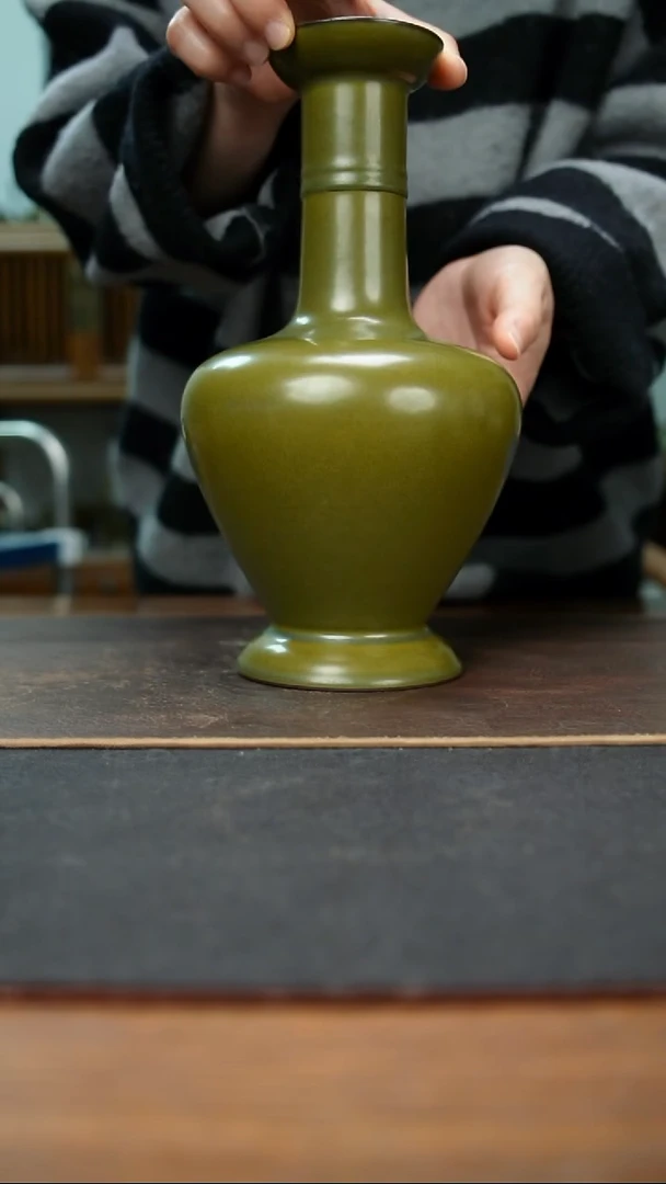 杯景德镇茶叶末玄纹尊