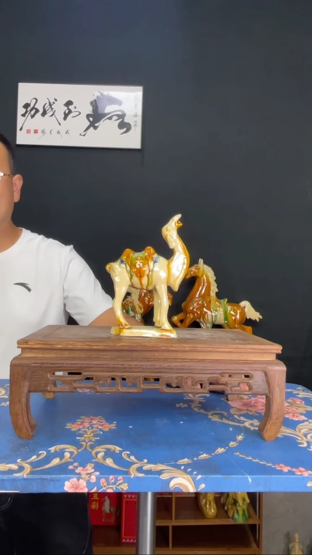 陶瓷小小号骆驼白色三彩色高16cm