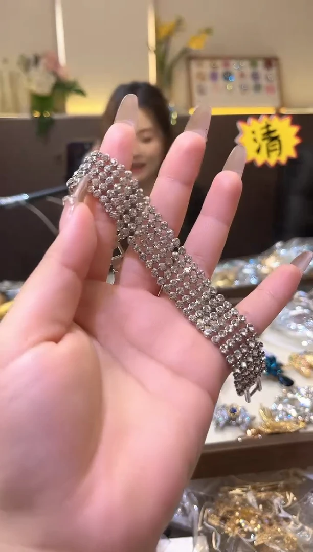 锆石铁合金精品饰界