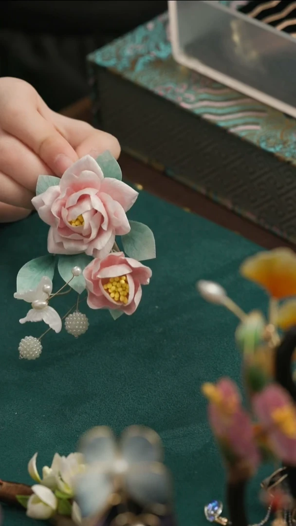 刺绣湘传礼纯手工发夹