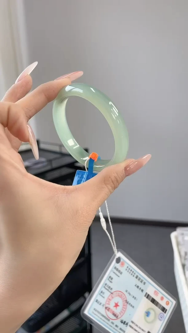 【闪购商品】玛瑙/玉髓手镯未镶嵌55-56圈