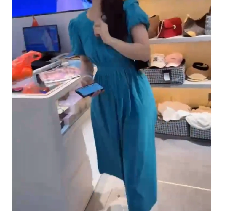 2025夏季新款网红同款洋气减龄韩版爆款连衣裙女YYva