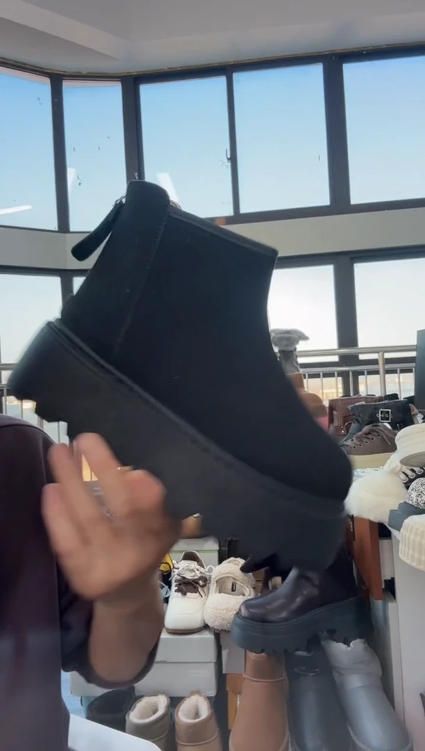 宝*?厚底黑色加绒短靴36码孤品不退